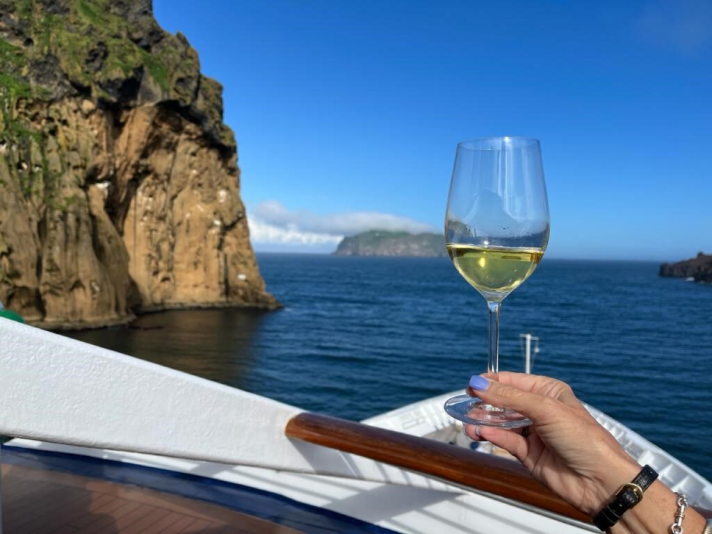 Winstar Cruises - Onboard wine tasting